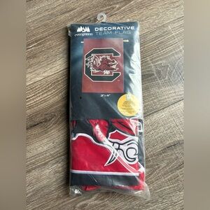 Evergreen Decorative Team Flag - South Carolina Gamecocks - Red & Black